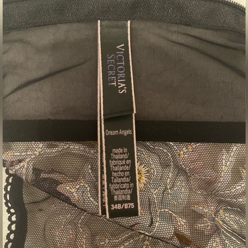 Victoria secret Corset style lingerie
top with embroidered floral details - Picture 7 of 7